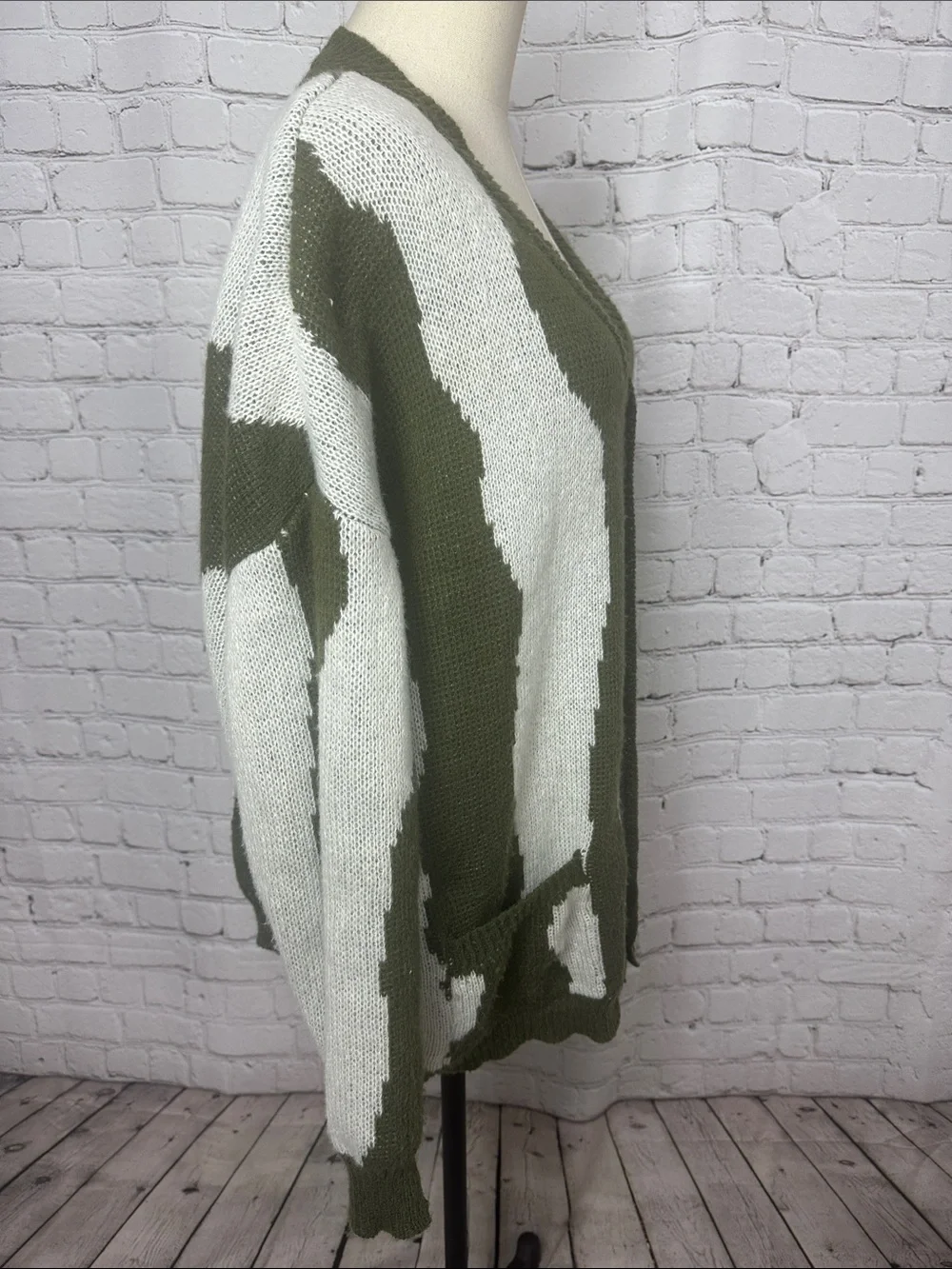 Romwe Academia Men’s Color Block Button Front Cardigan Oversized Small